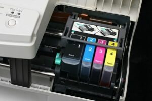 Jak wybrać materiały eksploatacyjne kompatybilne z drukarką?